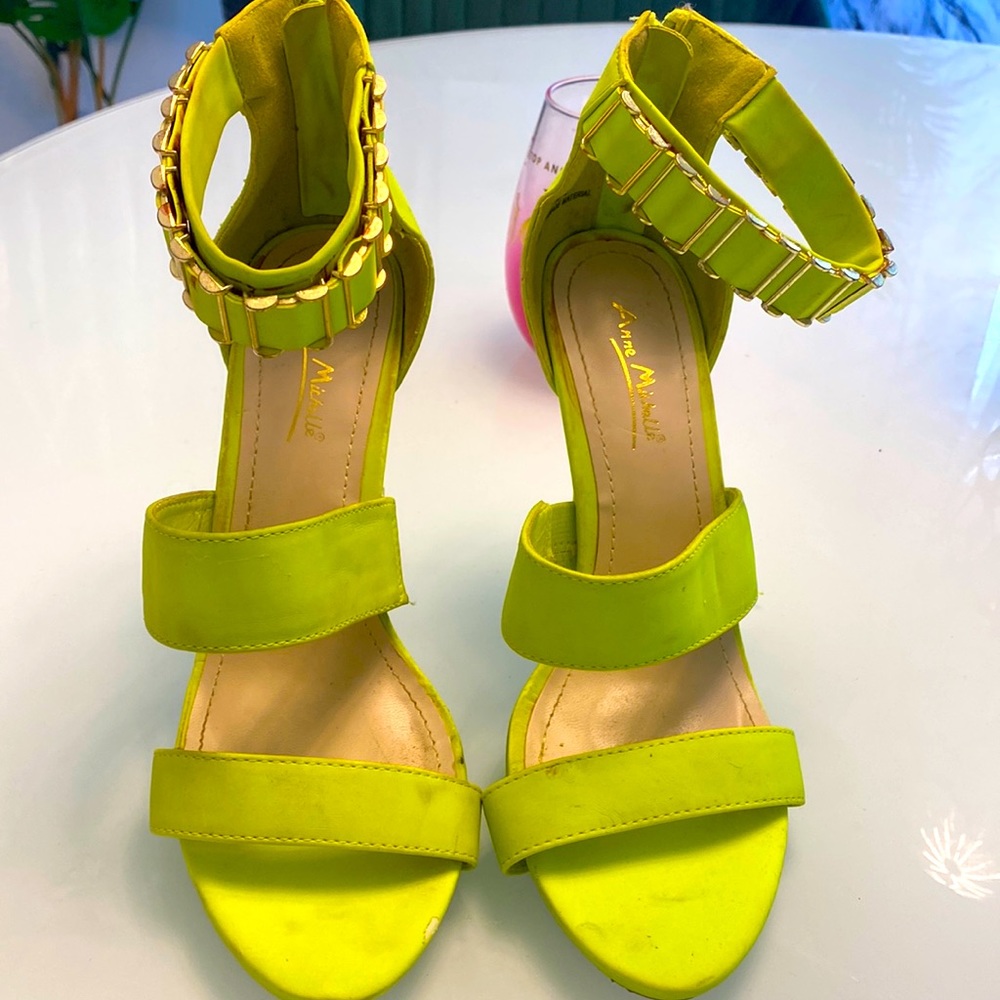 Anna Michelle brand - size 8 -fluorescent  green color
